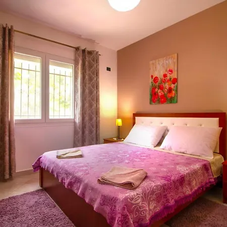 Apartment Kalaja *