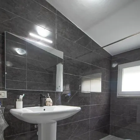 Kalaja Apartment *